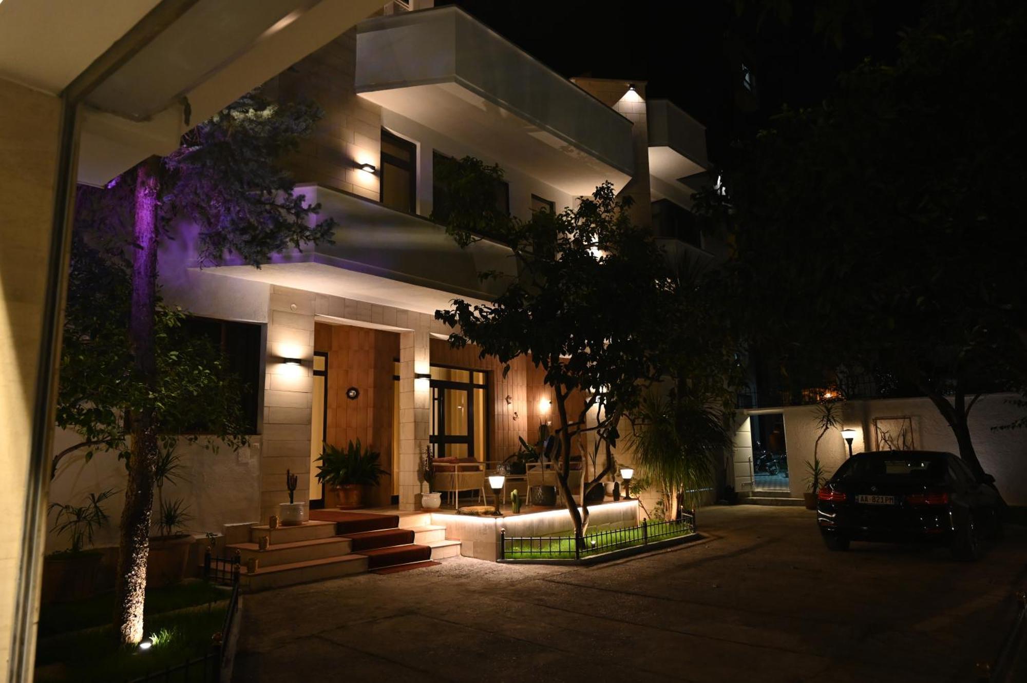 Niche Boutique Hotel Тирана Экстерьер фото