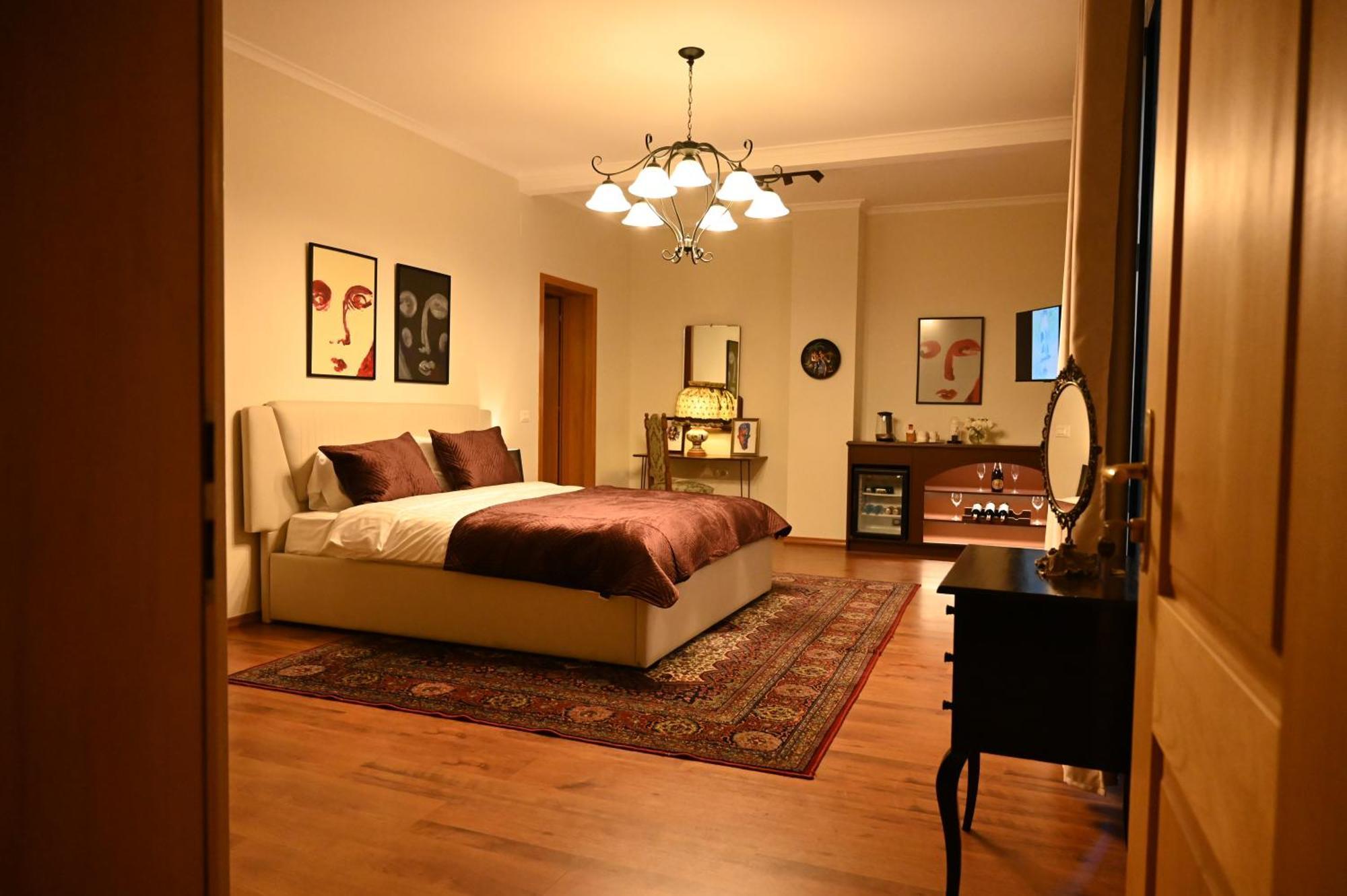 Niche Boutique Hotel Тирана Экстерьер фото